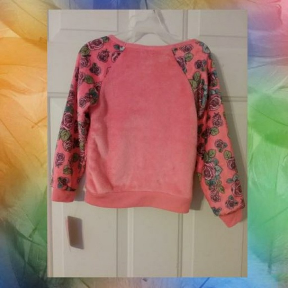 Awesome looking top - Picture 2 of 2